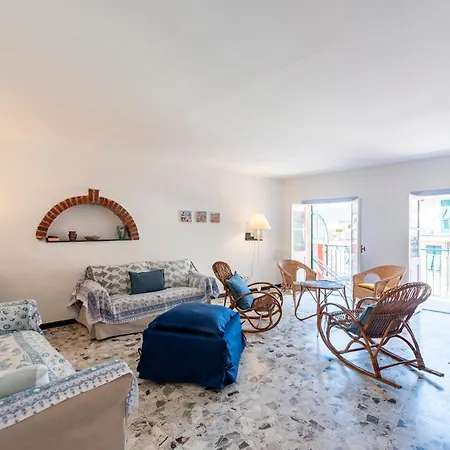 Apartment Charming Flat In - Happy