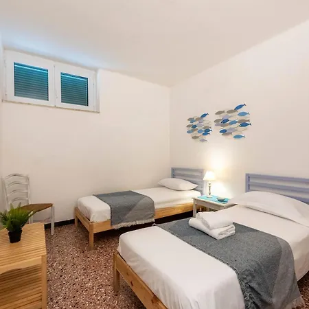 Charming Flat In - Happy فيرناتْسا