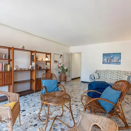 Charming Flat In - Happy