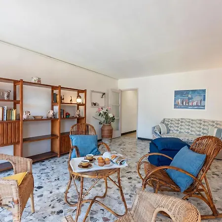 Charming Flat In - Happy
