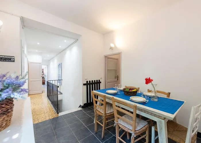 Apartment Charming Flat In - Happy